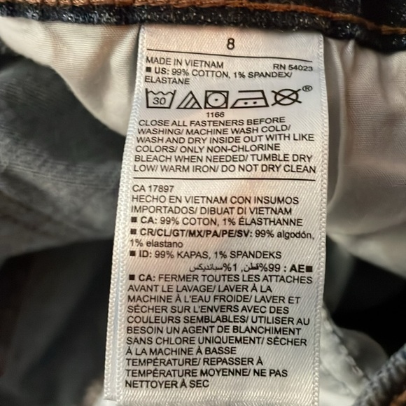 Old‎ Navy Boyfriend Cropped Ankle Mid-Rise Jeans - Picture 7 of 7